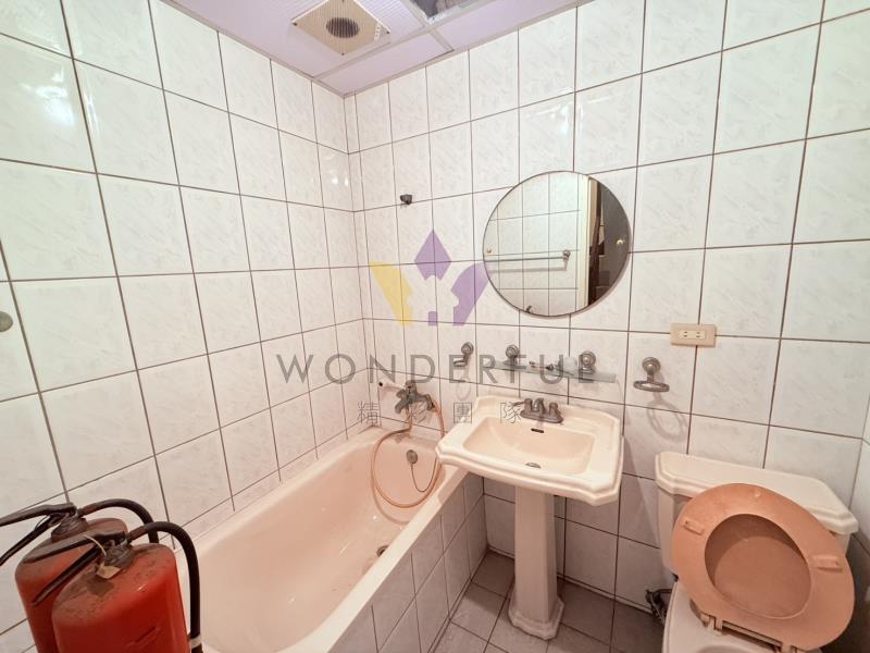 watersmall_S__70697082_0_20241202184806.jpg