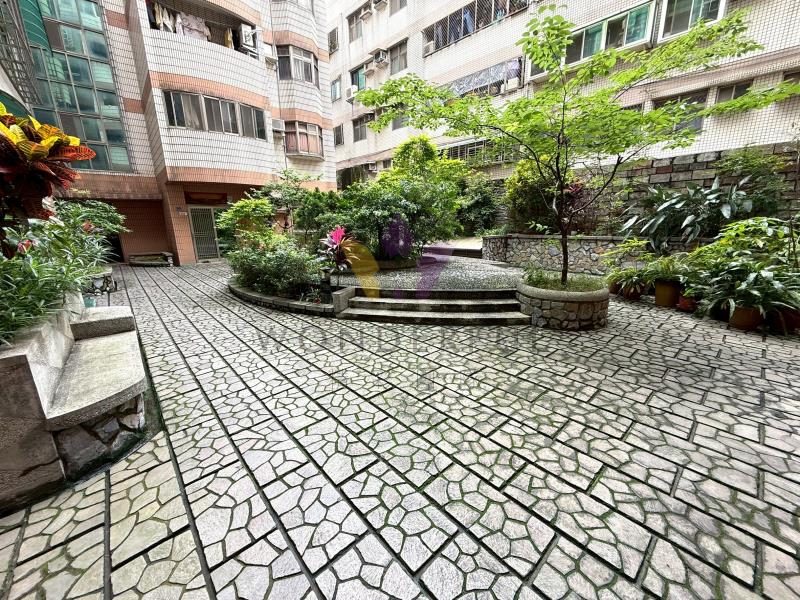 watersmall_LINE_ALBUM_中壢新都自己拍-白天_260428_9_20260428180710.jpg