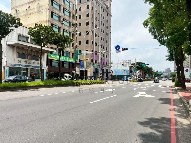 watersmall_LINE_ALBUM_中華路大時鐘廠辦店面_260507_1_20260507125438.jpg