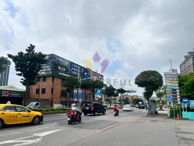 watersmall_LINE_ALBUM_中華路大時鐘廠辦店面_260507_7_20260507125454.jpg